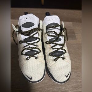 Nike Lebron 18 ‘Lakers Home’